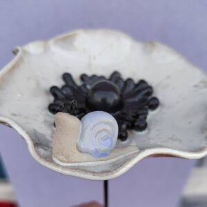 fleur ceramique abreuvoir insecte blanche 02
