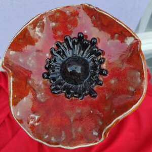 fleur ceramique abreuvoir insecte rouge 01