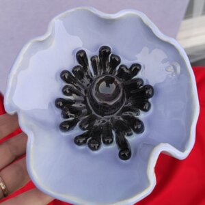 fleur ceramique abreuvoir insecte violet 01